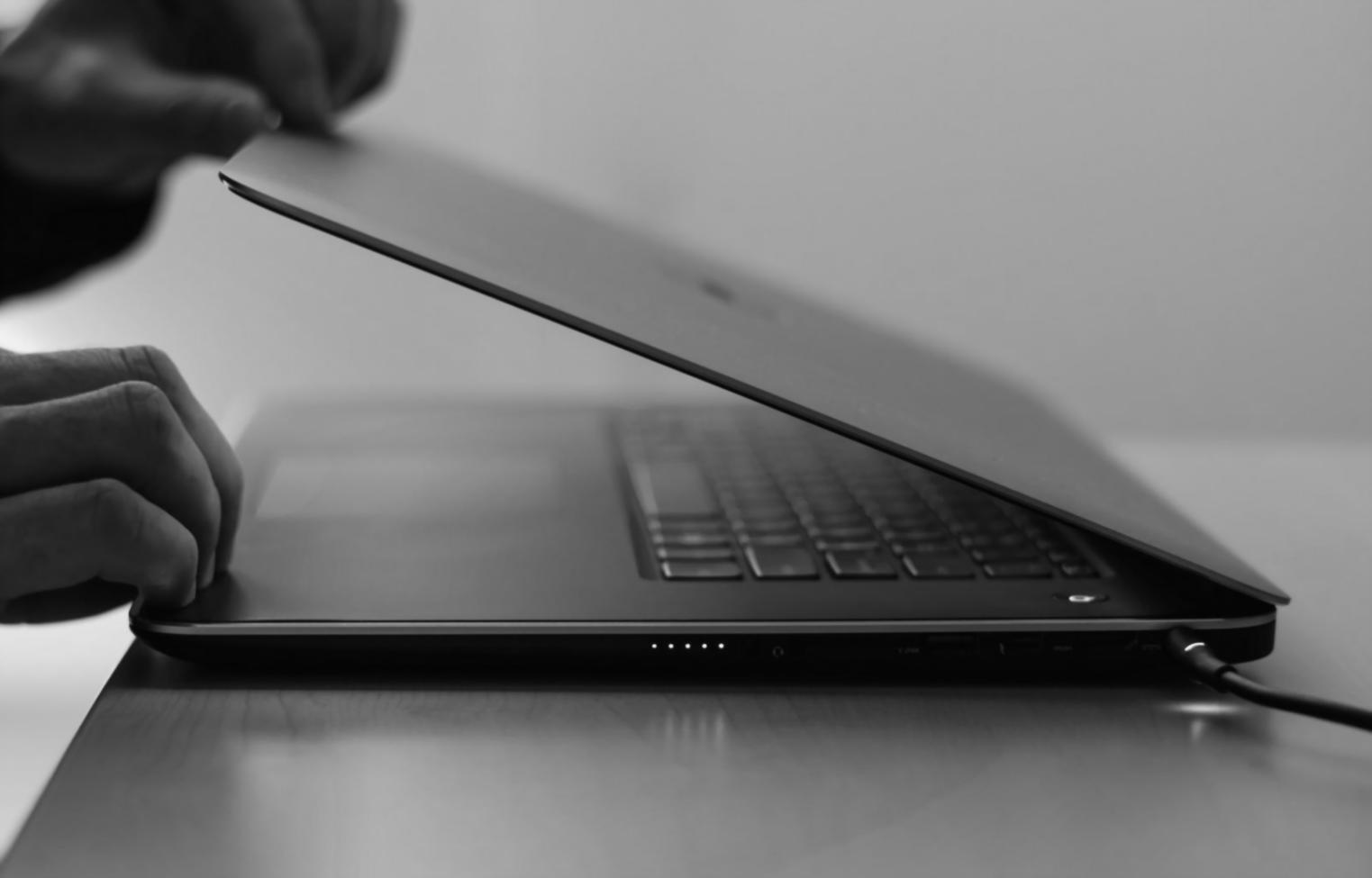 Erfolgreiche Finanzplanung mit Diagrammen und Berechnungen