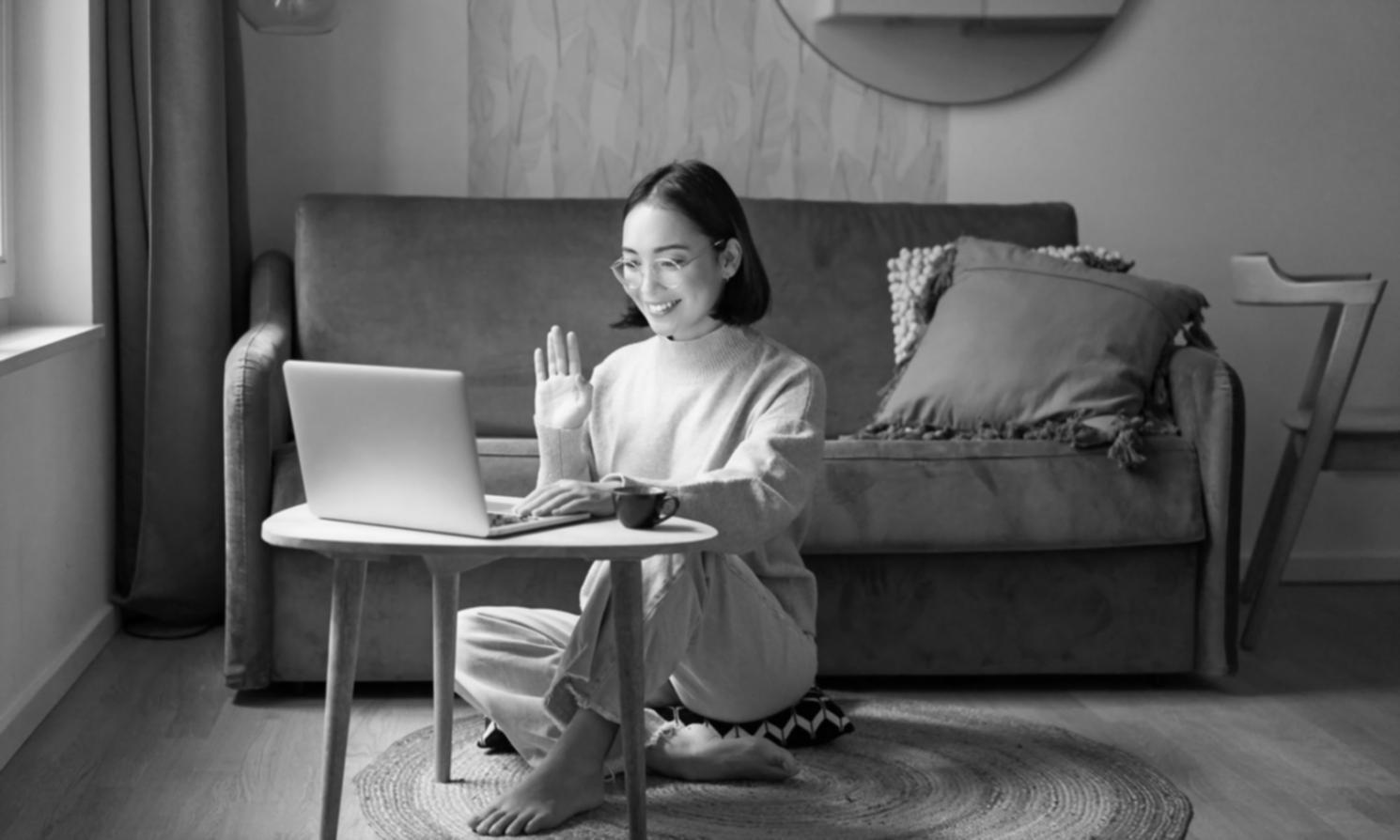 Finanzplanung Arbeitsplatz mit Dokumenten und Taschenrechner